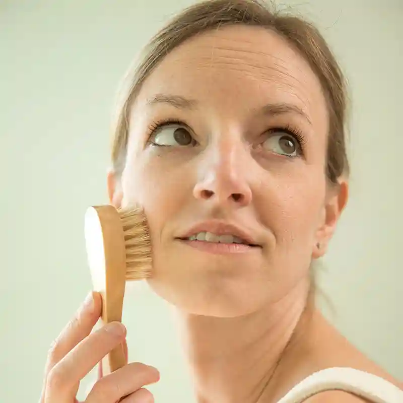 Facial Dry Brush